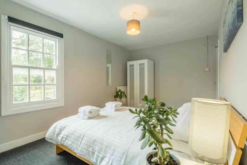 Cambridge 3 Bedroom Flat With Private Parking Luaran gambar