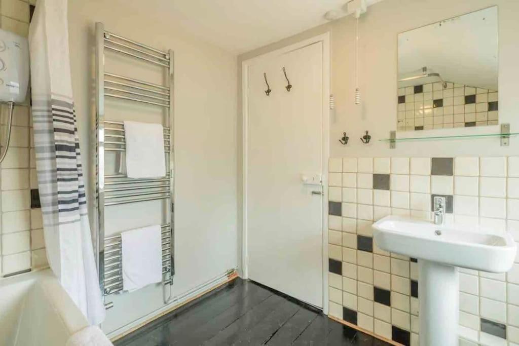 Cambridge 3 Bedroom Flat With Private Parking Luaran gambar